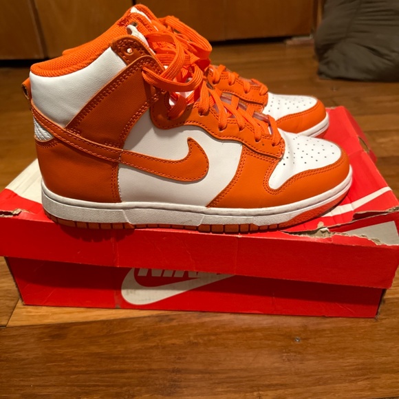 Dunks - Picture 3 of 3